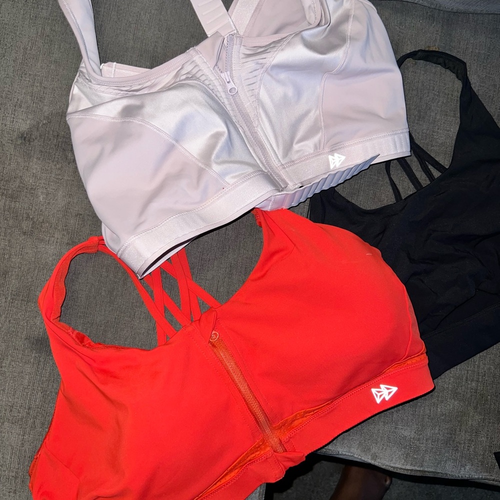 Sports Bras - Picture 2 of 9